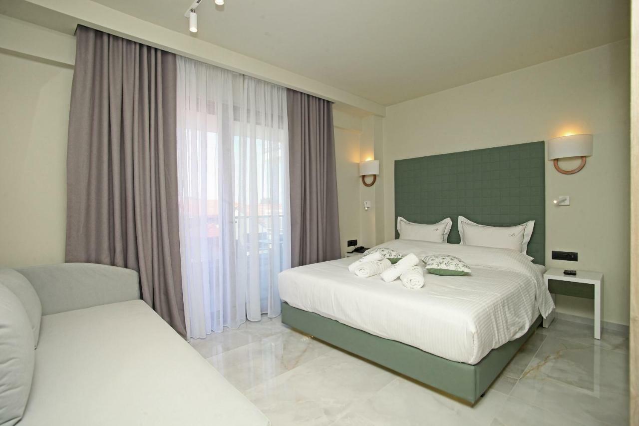Athinais Luxury Apartments Hanioti Exterior photo