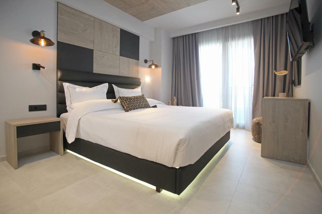 Athinais Luxury Apartments Hanioti Exterior photo
