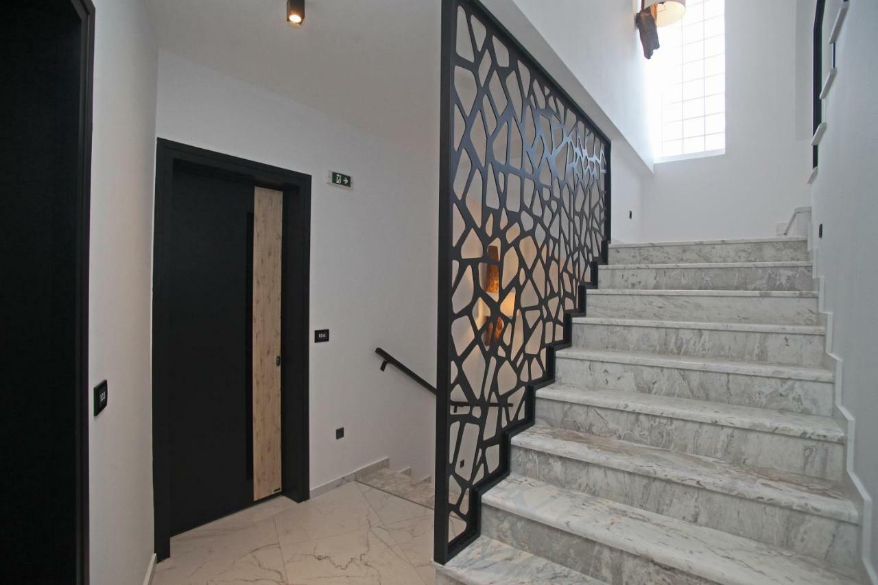 Athinais Luxury Apartments Hanioti Exterior photo