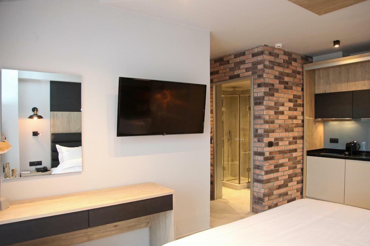 Athinais Luxury Apartments Hanioti Exterior photo