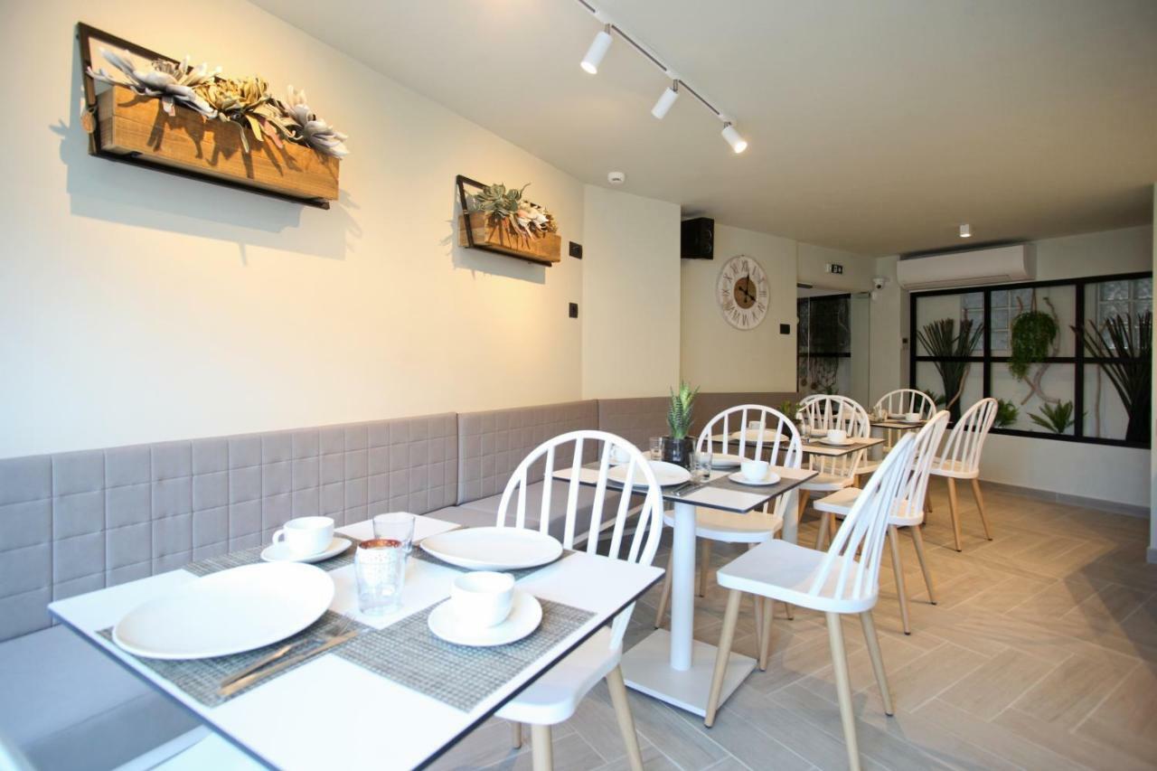 Athinais Luxury Apartments Hanioti Exterior photo